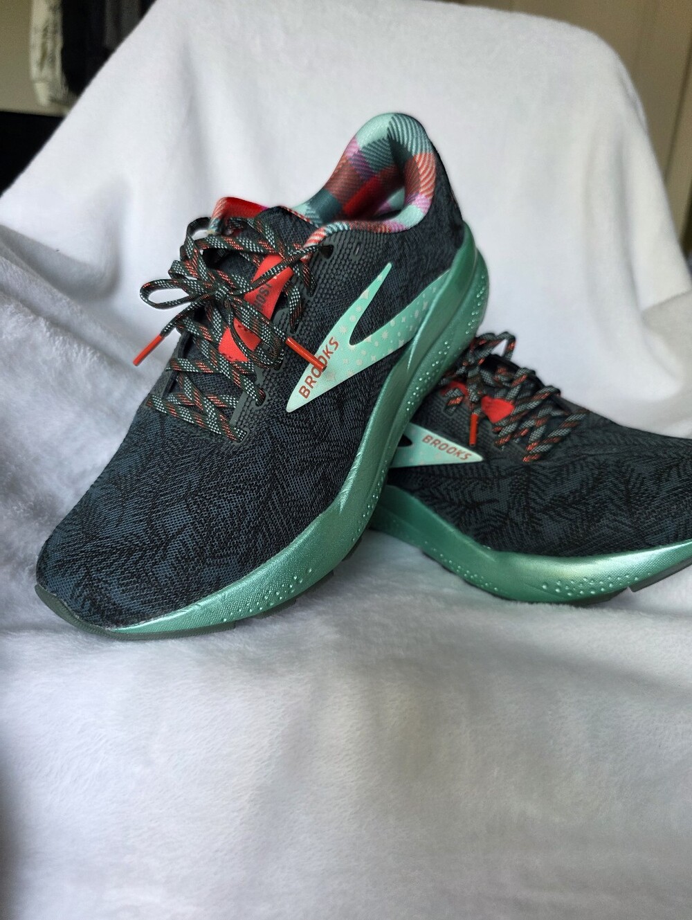 Brooks Ghost 16 "Run Merry" Womens Limited Edition Running Shoes.